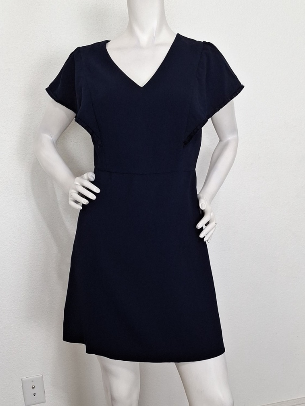 Loft Classic Navy Blue Fit & Flare Preppy Minimalist Parisian Chic Dress Size 4P - Picture 2 of 13